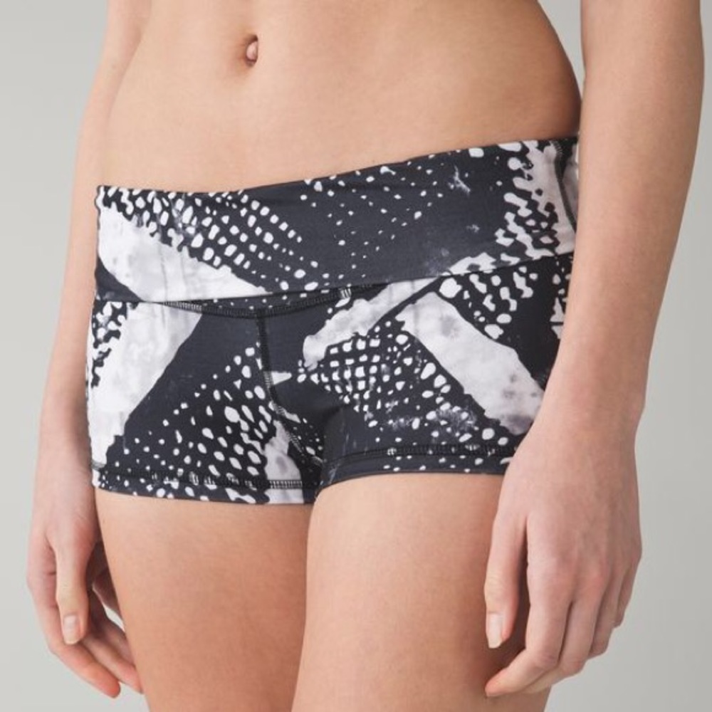 Lululemon Boogie Short (Roll Down)